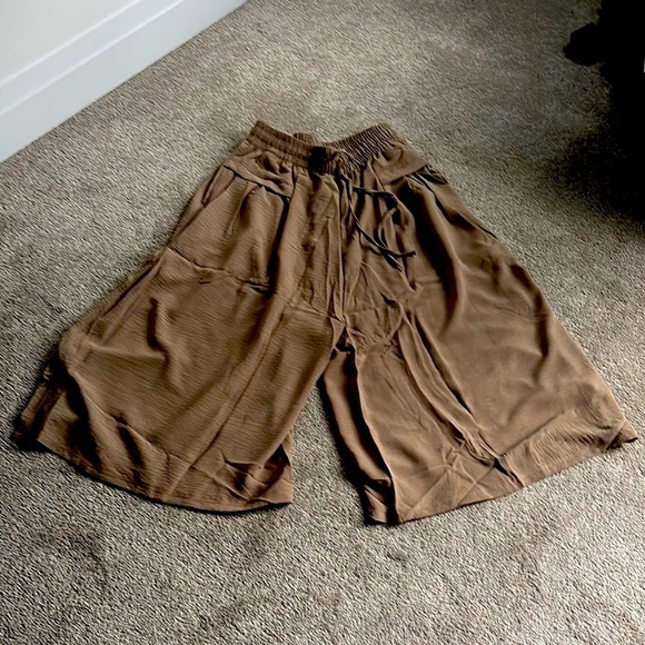 Brown Wide-Leg Pallazo Culottes capris with Elastic waist - Picture 5 of 14